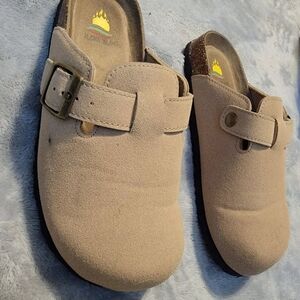 Kids Suede Clogs with Adjustable Strap